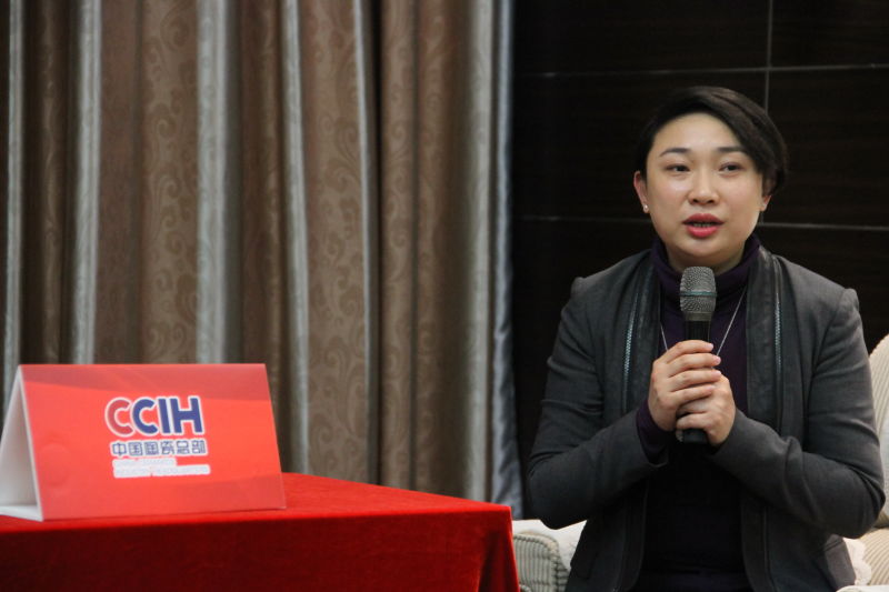 中國陶瓷總部營運(yùn)總經(jīng)理湯潔明女士.jpg